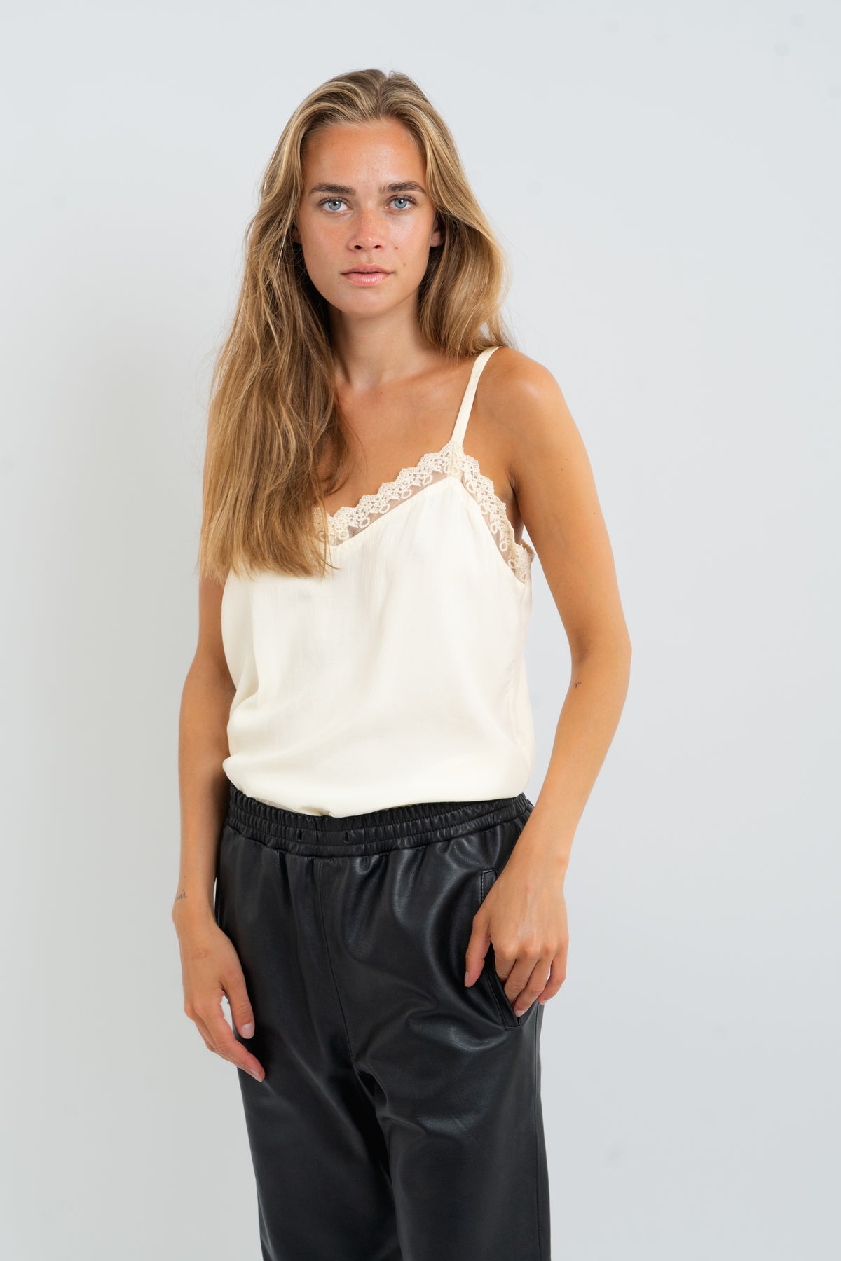 VianeLL Top SL - Hvid