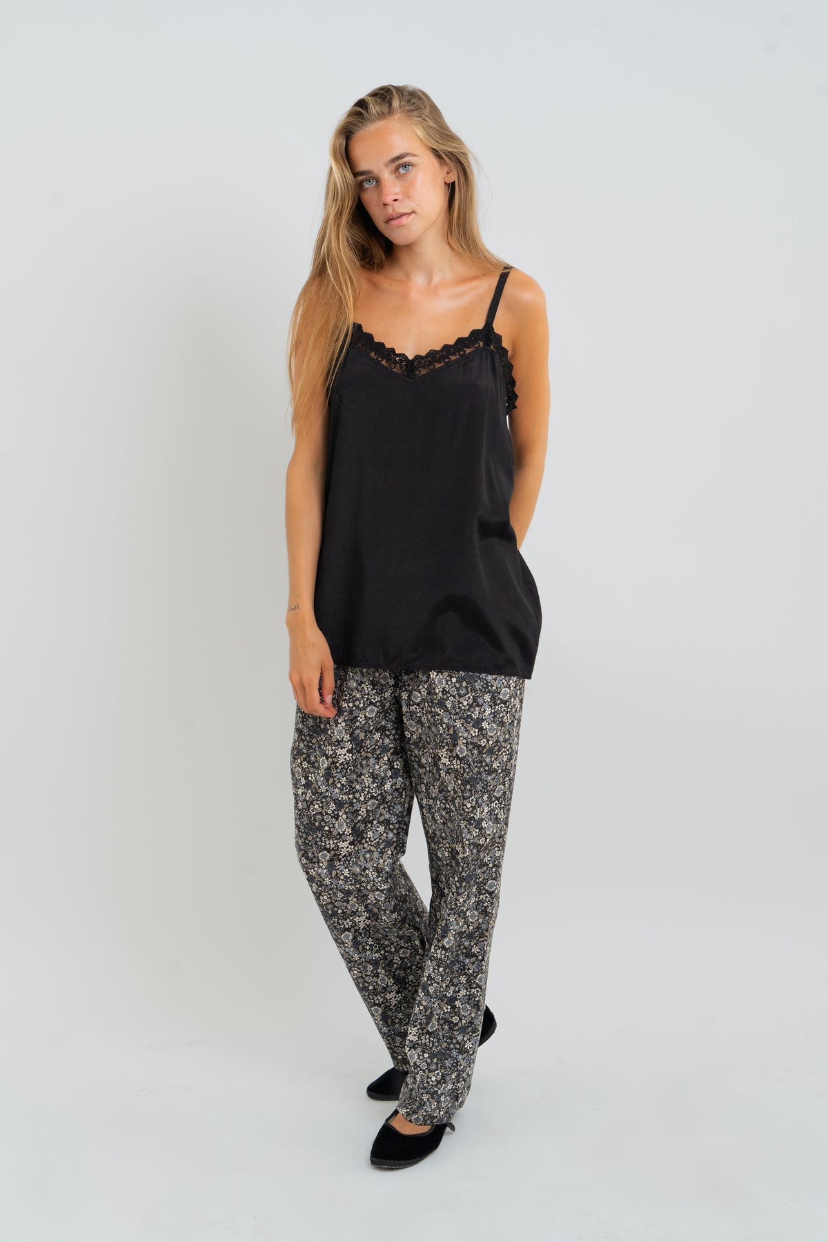VianeLL Top SL - Sort